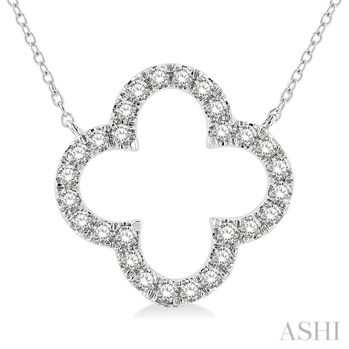 1/2 Ctw Clover Round Cut Diamond Pendant With Chain in 14K White Gold
