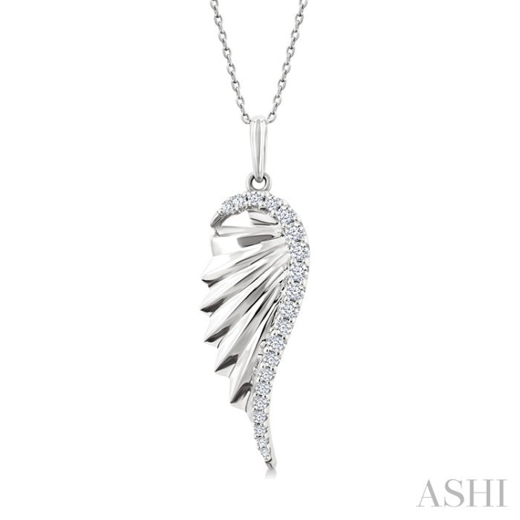 1/5 Ctw Fluted Texture Angel Wing Round Cut Diamond Fashion Pendant With Chain in 14K White Gold